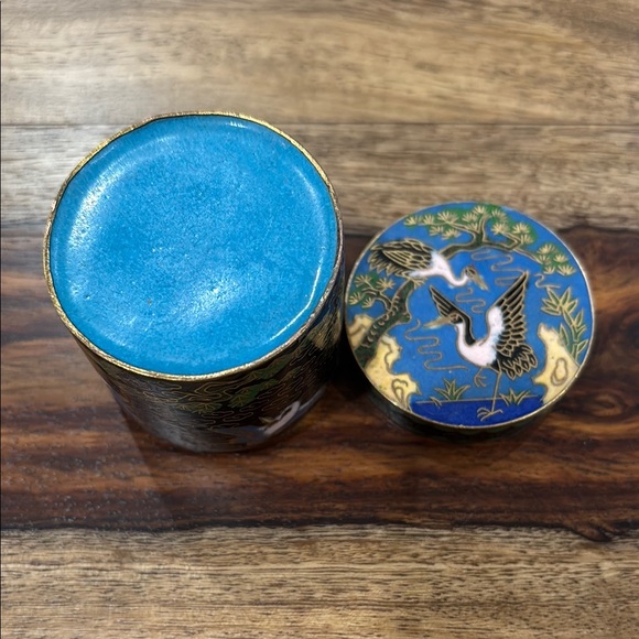 Vintage Chinese Cloisonné Elegant Blue and Black Decorative Box - Picture 8 of 8